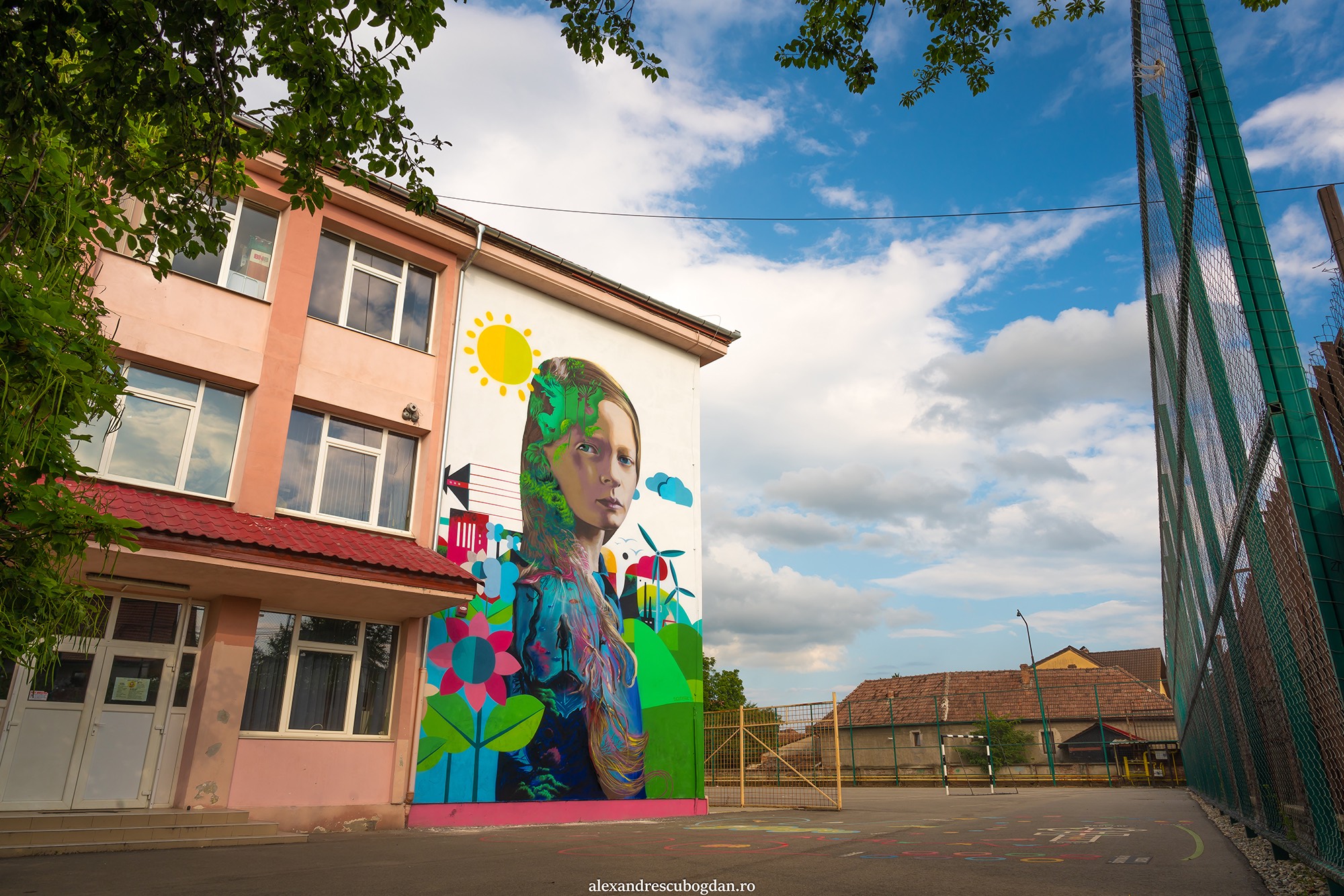 FOTO – Trei noi picturi murale de mari dimensiuni în Sibiu
