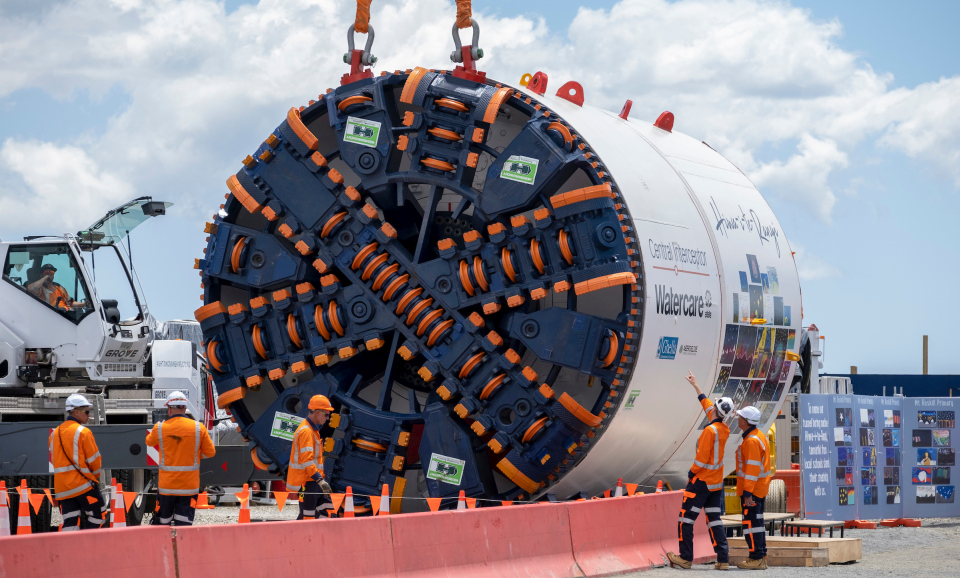VIDEO Premieră în România, pe autostrada Sibiu – Pitești: Cel mai lung tunel va fi forat cu TBM