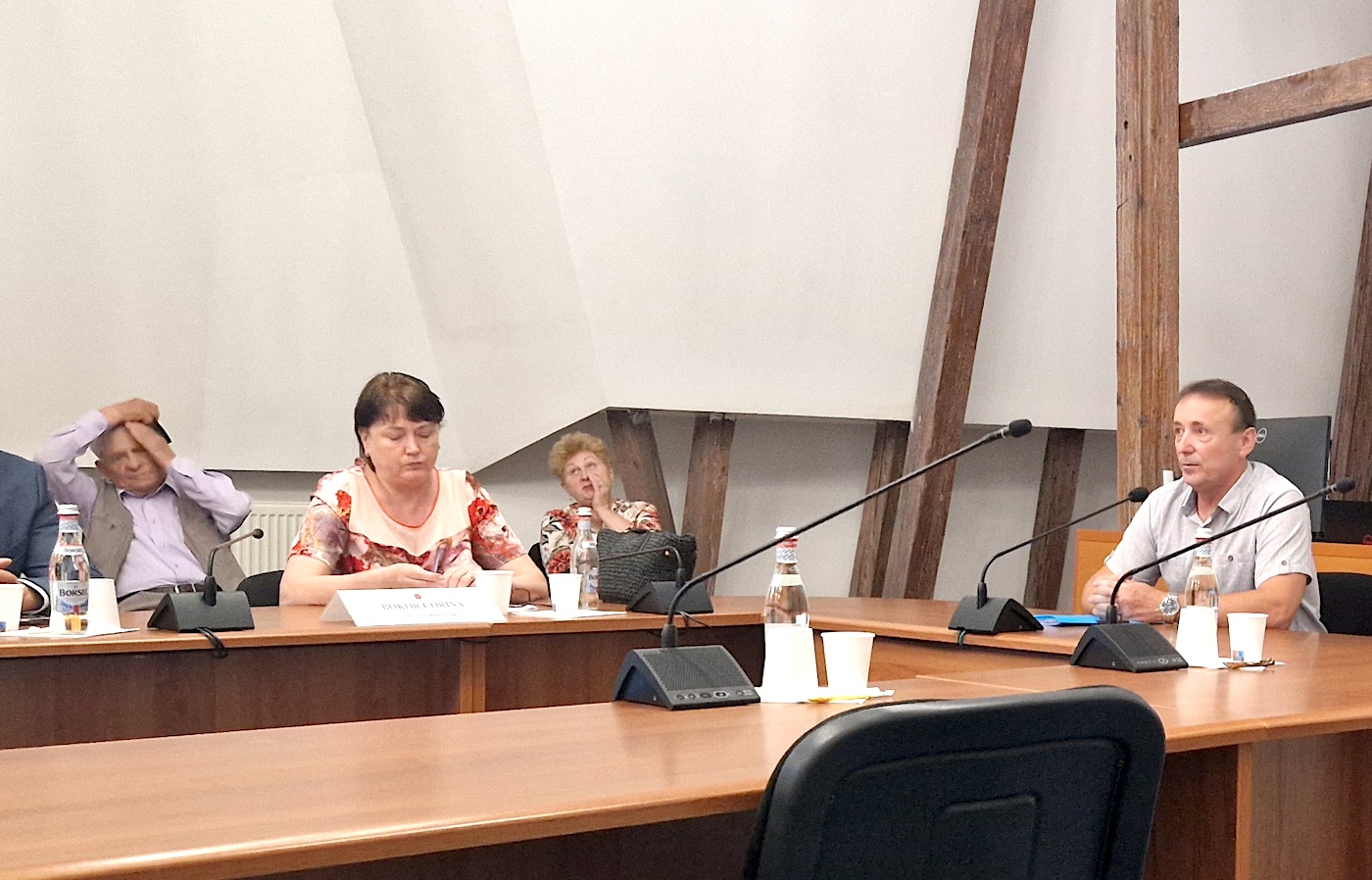 După ce a primit o garsonieră ANL pentru trei persoane, un sibian nu o mai poate cumpăra din cauza creșterii numărului de camere. „Spiritul legii nu vi-l putem da noi”