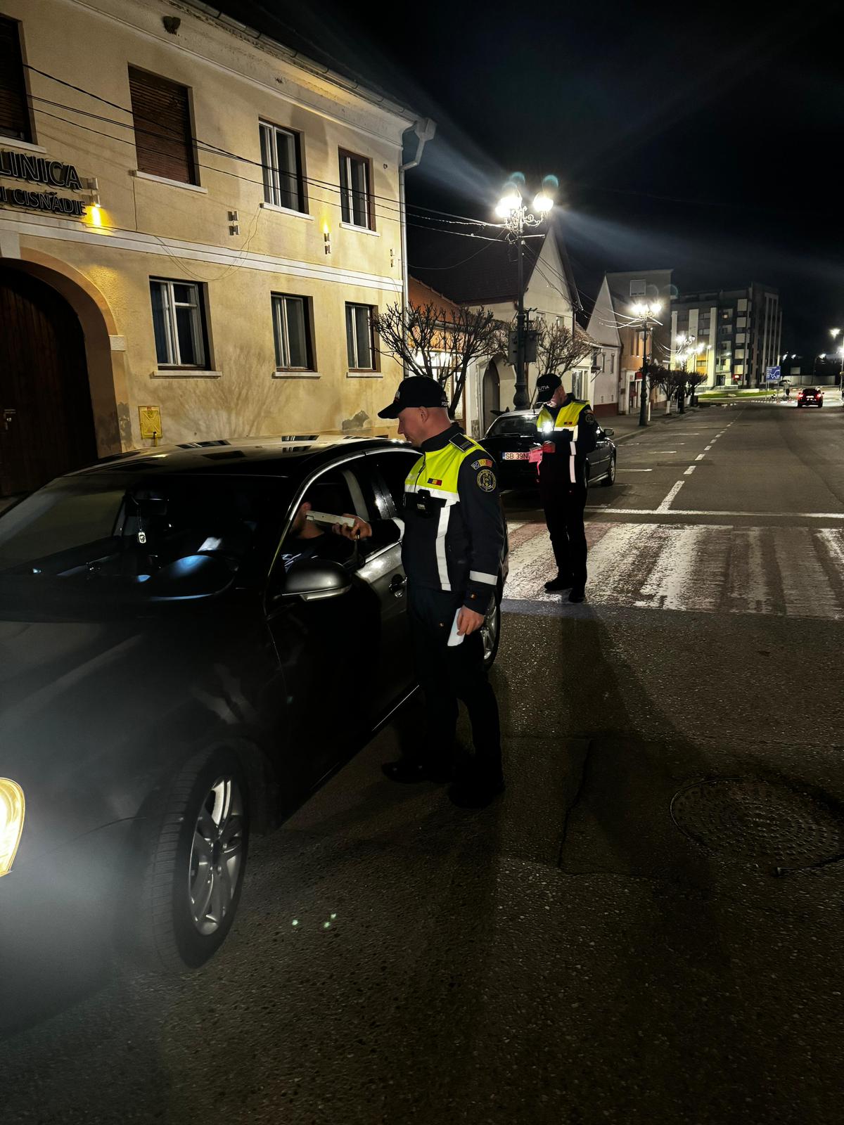 „Amenzile sunt educație!” Polițiștii limitează la patru scenariile în care retrag permisul celor care refuză testarea. Reacții și despre „erorile” DrugTest și amendarea bicicliștilor și a celor pe trotinete