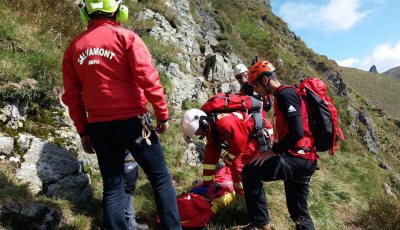 Două persoane au avut nevoie de intervenția Salvamont Sibiu în Munții Făgăraș. Un turist cu dificultăți de respirație a sunat la 112