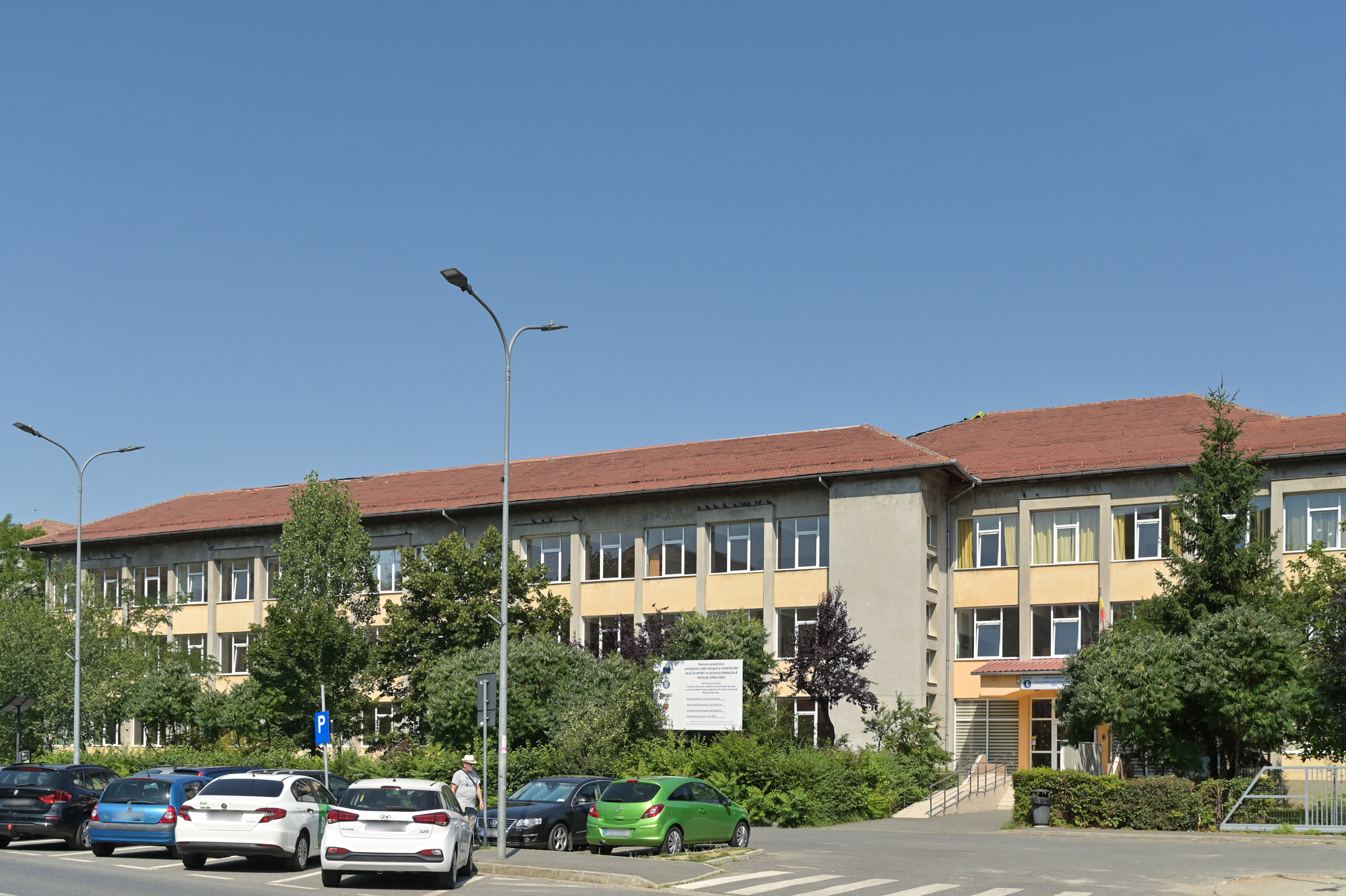 Au început lucrările de modernizare pentru eficientizare energetică  la școala N. Iorga. Clădirea a fost construită în 1976