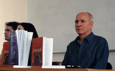 Ion Dur lansează un nou volum la Târgul de Carte Gaudeamus. „Este scris fără ură și părtinire despre gazetarul Eminescu”