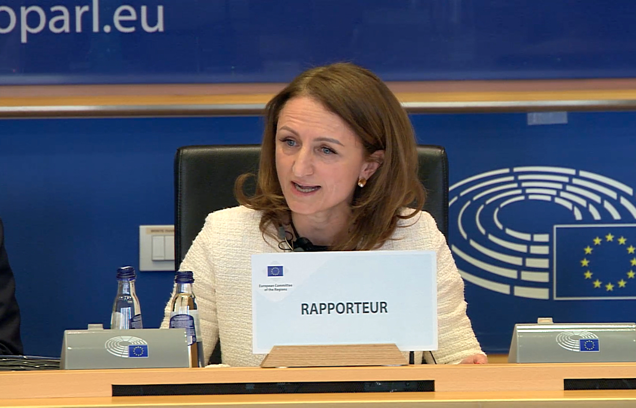 Preocupările europene ale președintei CJ Sibiu: 23 de deplasări externe în ultimul an și jumătate. Coleg: Este un factor de influență mai mare decât europarlamentarii români
