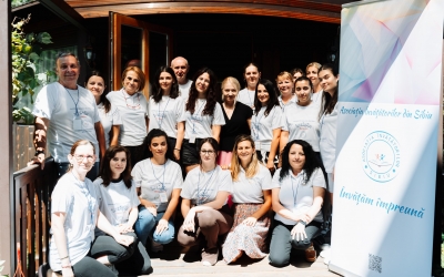 Premieră în județul Sibiu. Prima tabără dedicată învățătorilor debutanți are loc zilele acestea la Sadu. Cei mai tineri au 18 ani