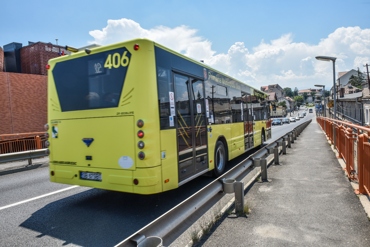 Traseele a șapte autobuze Tursib vor fi deviate din cauza închiderii Podului Gării. „Este posibil ca autobuzele să acumuleze întârzieri”