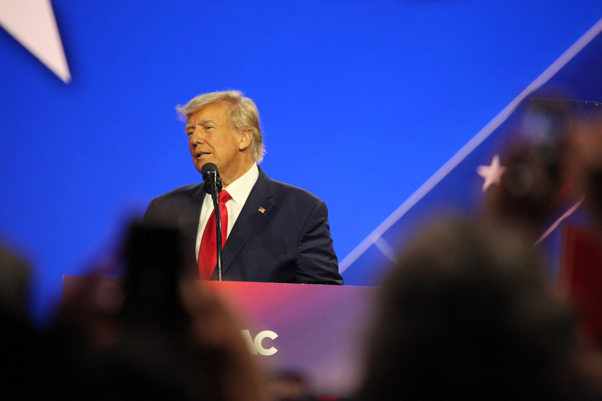 Trump a postat imagini fake care sugerează că Taylor Swift îl susţine în cursa pentru Casa Albă