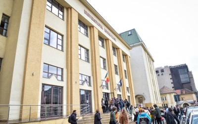 Program de licență în Medicină dentară în limba engleză și de master în Cibersecurity, tot în engleză, la ULBS, din toamnă