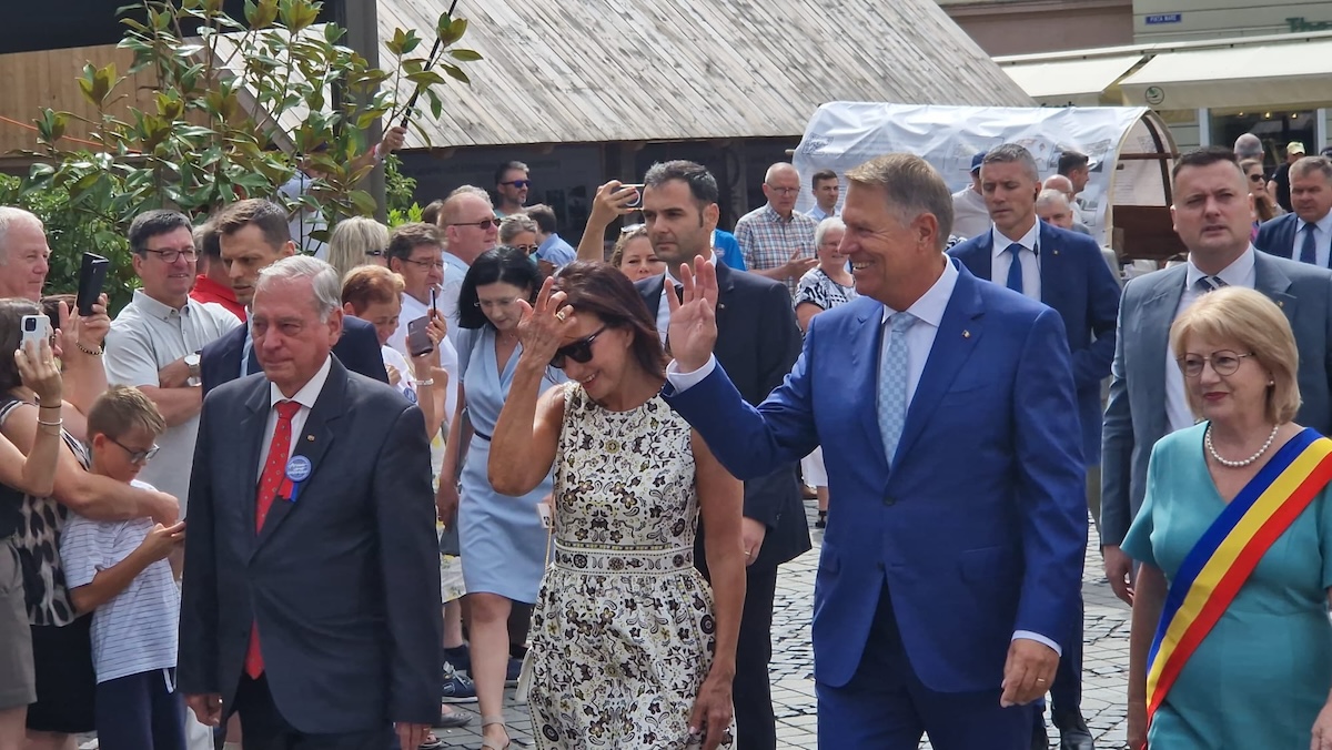 FOTO Președintele Iohannis la Reuniunea internațională a sașilor transilvăneni: ”Vă urez bun venit în acest tărâm minunat al Europei”