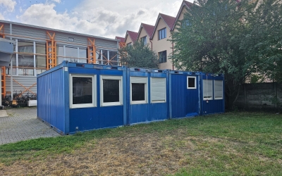 Două containere pentru Școala 18, la o zi după ce un părinte a acuzat autoritățile de neputință