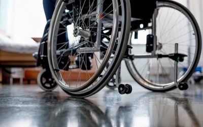 Locuințele sociale din Sibiu nu sunt adaptate persoanelor cu dizabilități. „Totul se oprește la Urbana”. Fodor: Nu cer condiții de lux