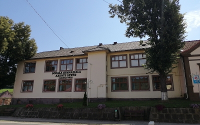 Se renovează un corp al Școlii Gimnaziale din localitatea Axente Sever