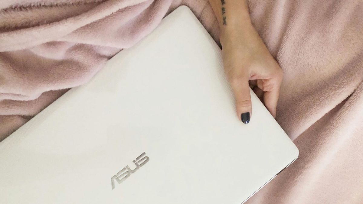 5 sfaturi pentru a folosi laptopul, fără a avea probleme de sănătate