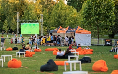 Mini-competiție de FIFA pentru amatori, în Piața Mică