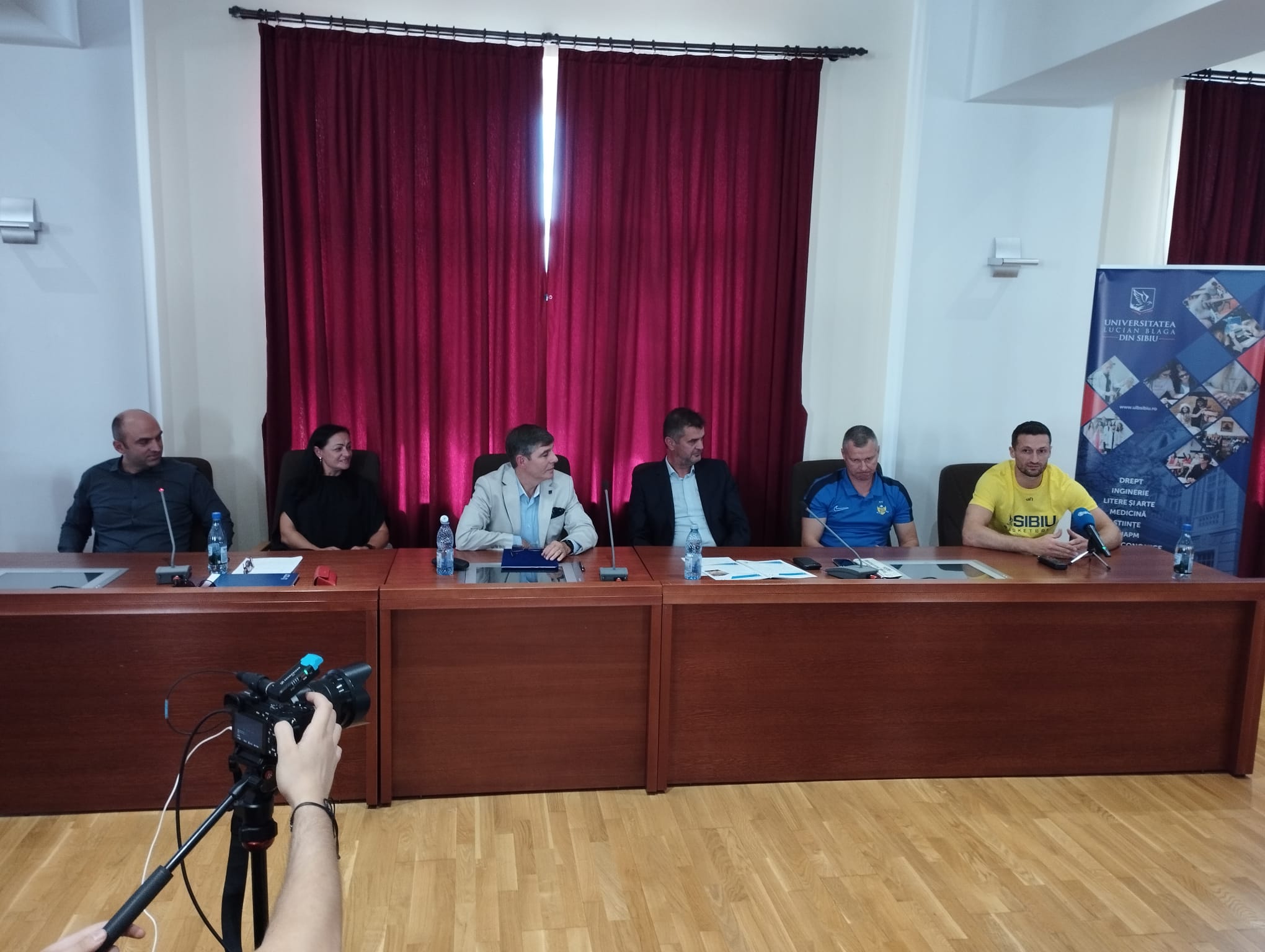 CSU Sibiu, în fața primului sezon ca structură a ULBS. Rector: „Nu avem presiunea să câștigăm titlul”. Antrenor: „Ne așteaptă un an dificil. Fără buget nu poți avea performanță”