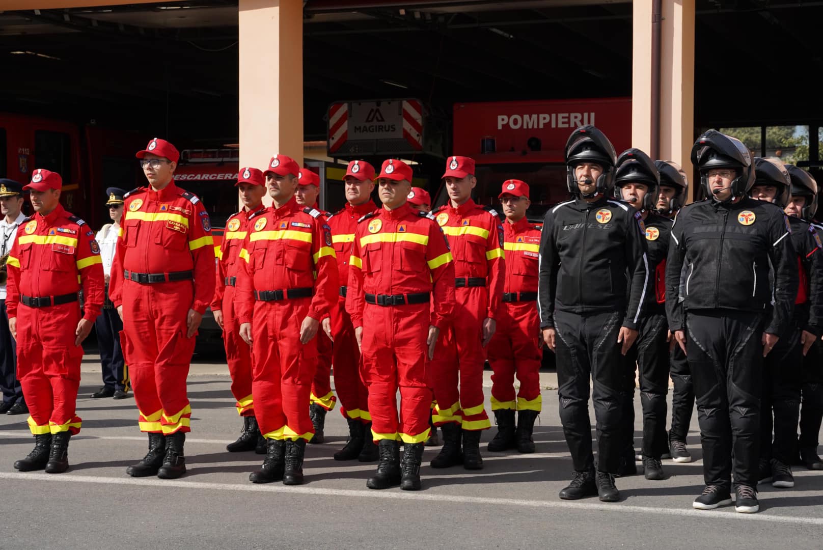 Pompierul Anului 2023 este plutonierului Petru Robert. Ceremonie militară la Sibiu, de Ziua Pompierilor