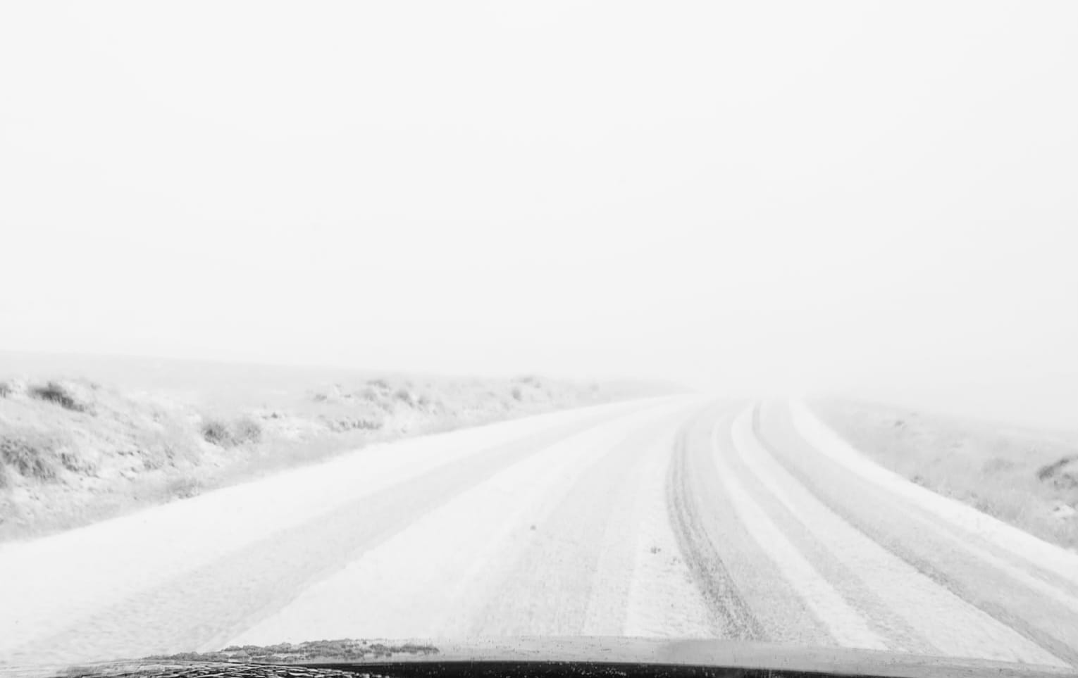 Strat de zăpadă de 5 cm la peste 1.900 m altitudine, pe Transalpina
