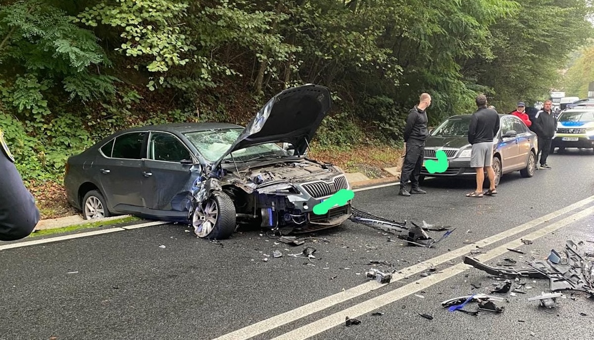 Accident între Alma Vii și Pelișor: o femeie de 75 de ani a fost rănită. S-a răsturnat cu mașina după ce a lovit un cap de pod