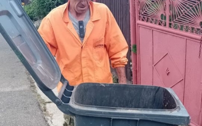 O primărie din România a crescut de peste 20 de ori cantitatea de deşeuri reciclabile colectate selectiv cu ajutorul unei camere de filmat