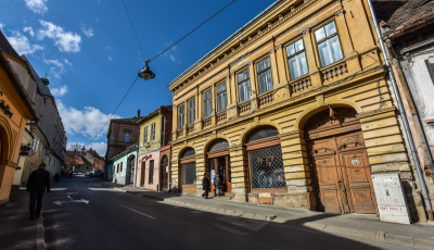 Se închide marți circulația pe strada General Magheru. O macara va ajuta șantierul de la Consiliul Județean