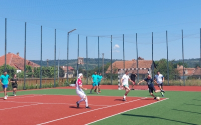 Turneu de fotbal pentru Mattias, băiețelul de aproape doi ani care are nevoie de o operație în America. Mai este loc de o echipă