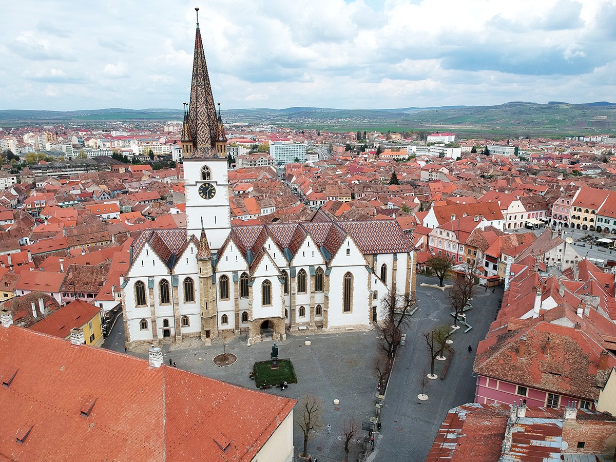 Cel mult 20 de grade Celsius, marți, în municipiul Sibiu. Posibile averse de ploaie în județ