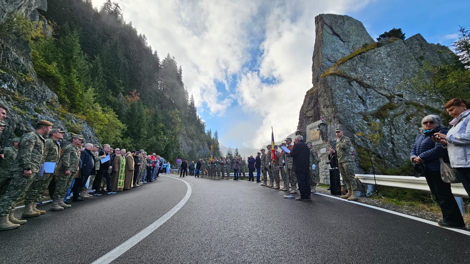 Ceremonie pe Transfăgărășan, la 50 de ani de la construirea șoselei