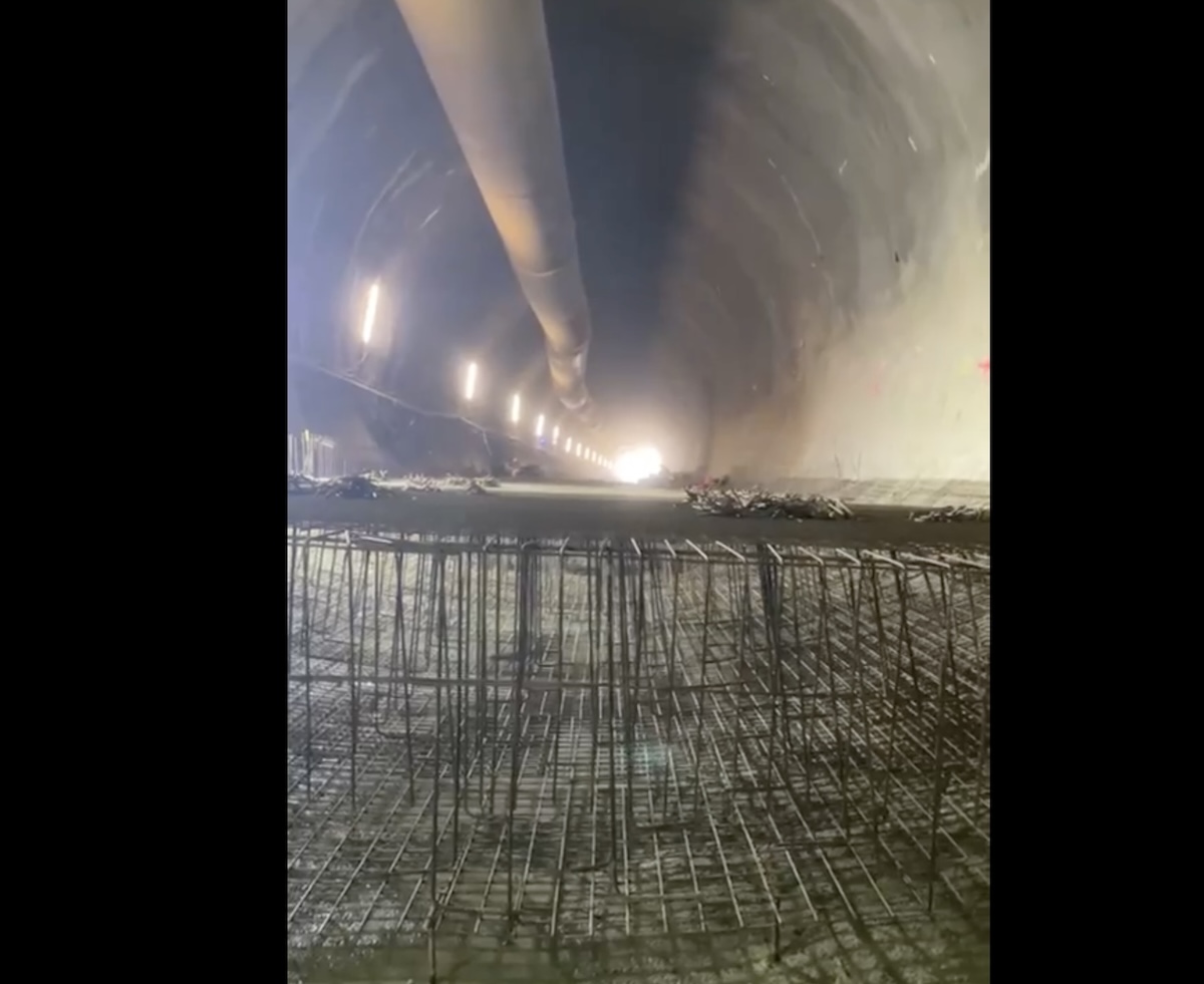 VIDEO S-au săpat două treimi din tunelurile de pe lotul 4 din Sibiu Pitești. Lucrările au ajuns aici la stadiu fizic de execuție de 50%