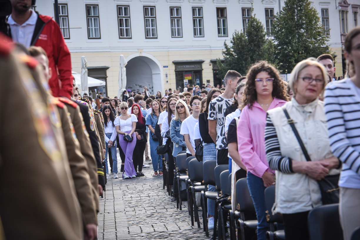 Deschiderea anului universitar se mută la Sala Transilvania. „Se anunță a fi o zi cu vreme nefavorabilă”