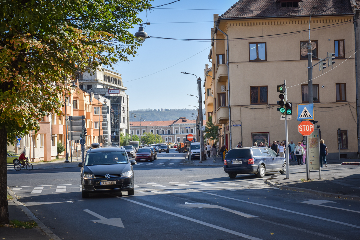 Guvernul prelungește plafonarea poliţelor RCA până la sfârşitul anului