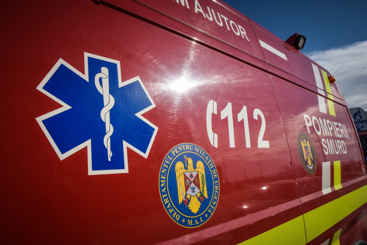 Accident rutier pe Alba Iulia. Un biciclist de 43 de ani a ajuns la spital