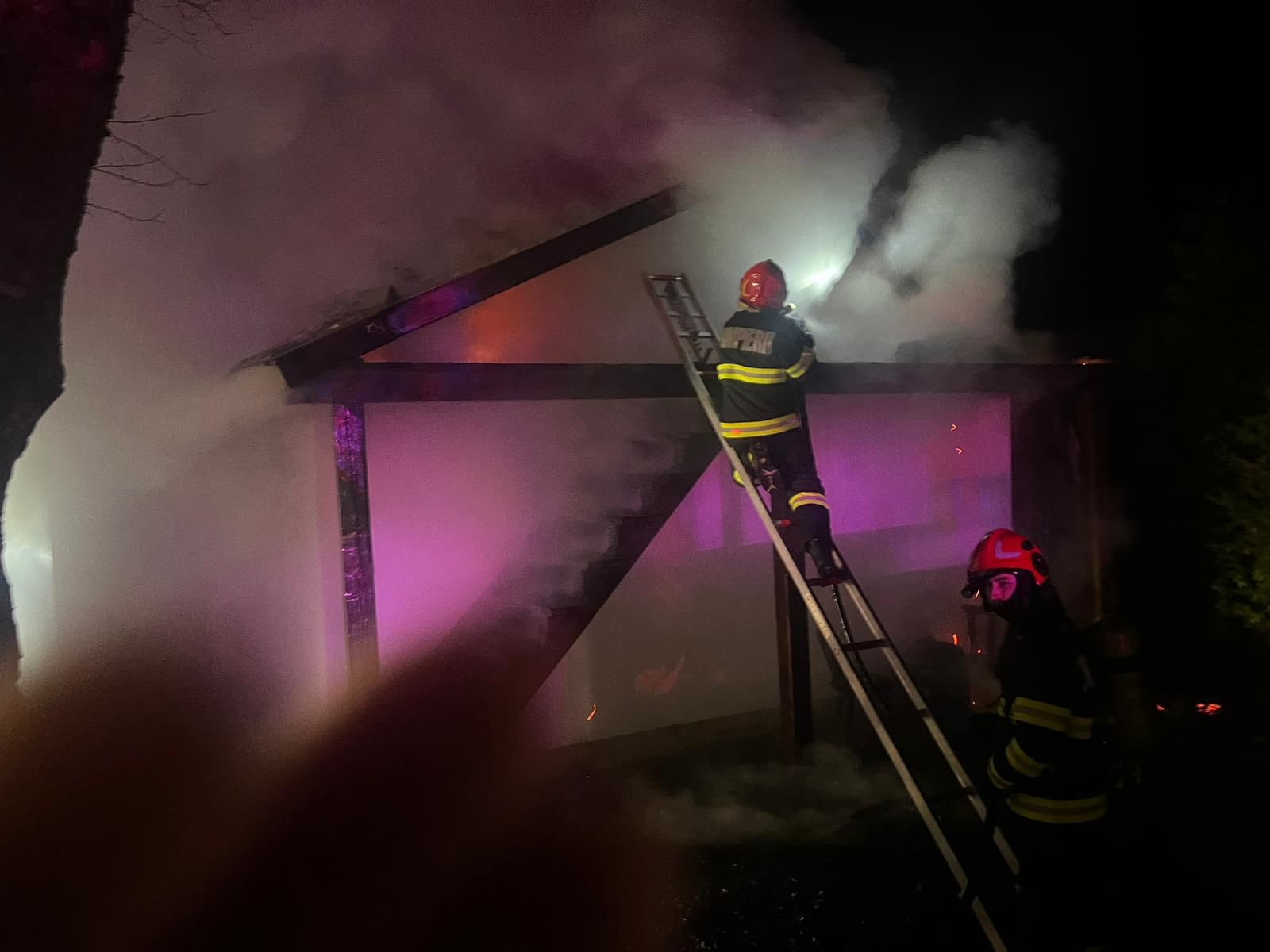 ACTUALIZARE Incendiu în Gușterița: Arde o casă pe strada Gorunului