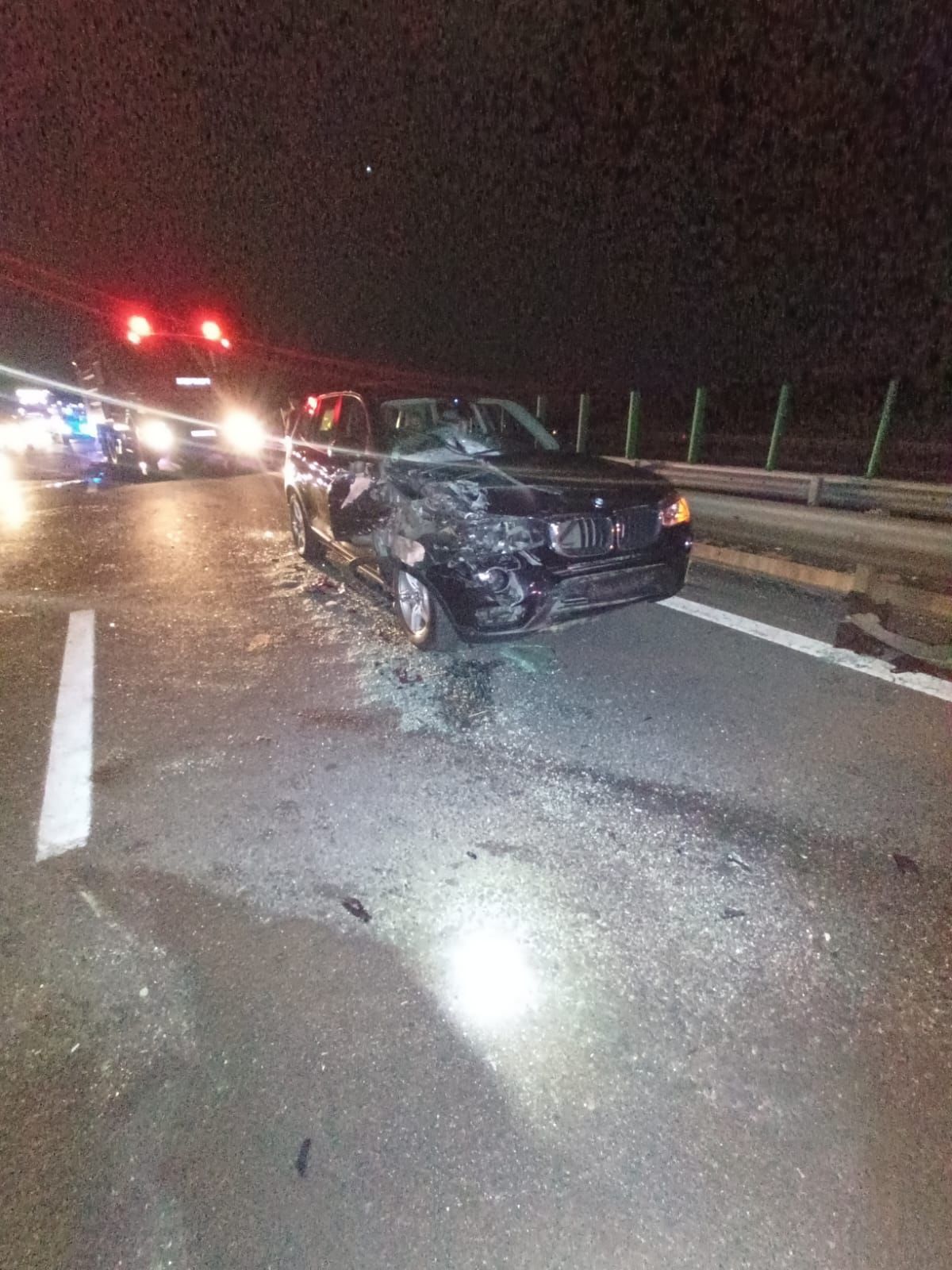 Actualizare. Accident pe autostradă. Două persoane necesită îngrijiri medicale