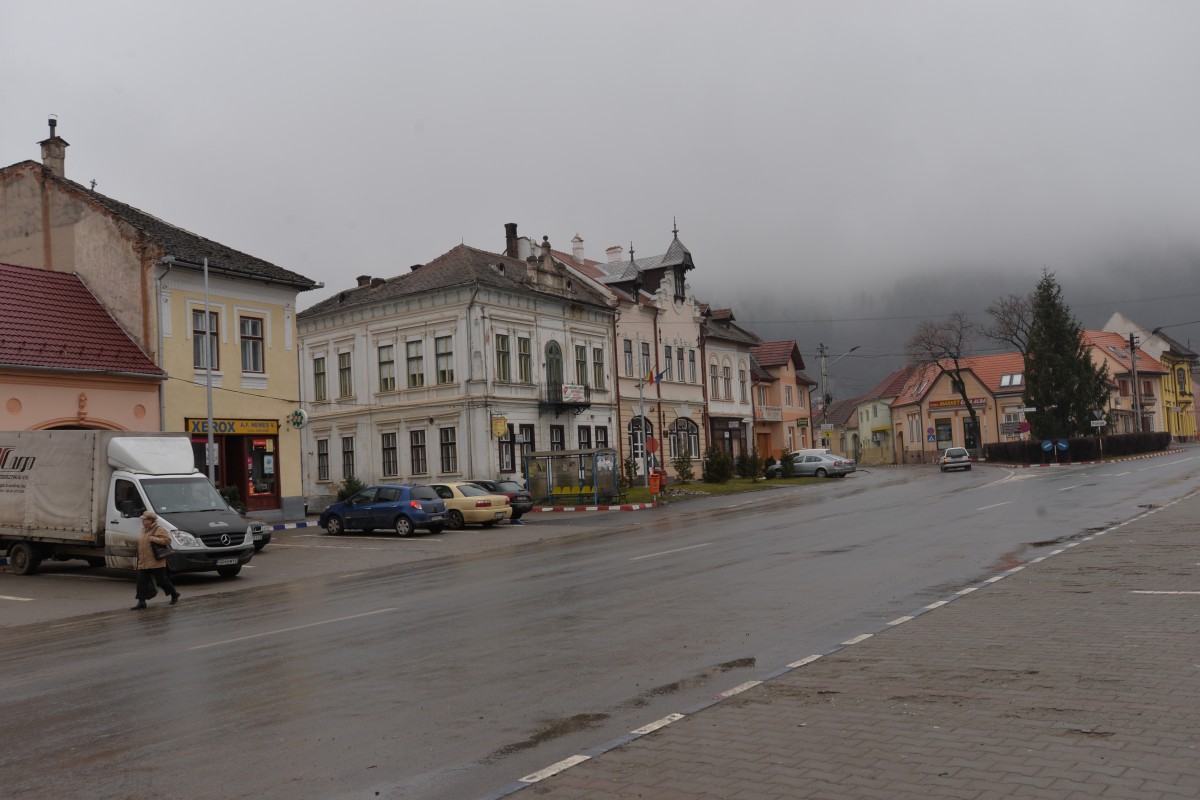 Droguri vândute în Săliște, în fața primăriei. Trei tineri au primit sentința după mai mulți ani de trafic cu stupefiante. ”Majoritatea copiilor de pe aici, cei de la liceu, își cumpărau droguri”