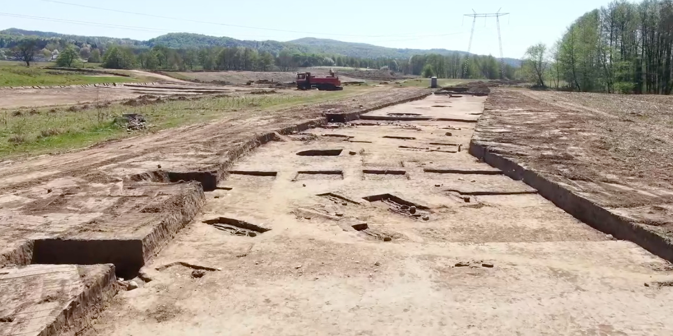 Noi cercetări arheologice pe traseul autostrăzii Sibiu – Pitești: ”Un habitat medieval montan, foarte rar investigat până acum în ţara noastră”.