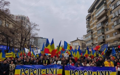 Huiduieli la Iași, înainte de începerea manifestărilor oficiale. Peste 2.000 de membri AUR participă la Marșul Unirii