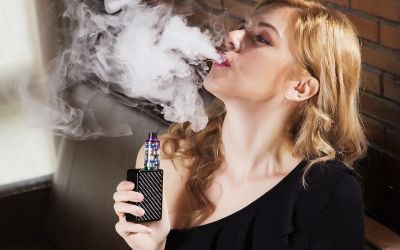Medic pneumolog: Țigările electronice pot provoca pneumonie chimică și pe termen lung risc major de infarct și AVC
