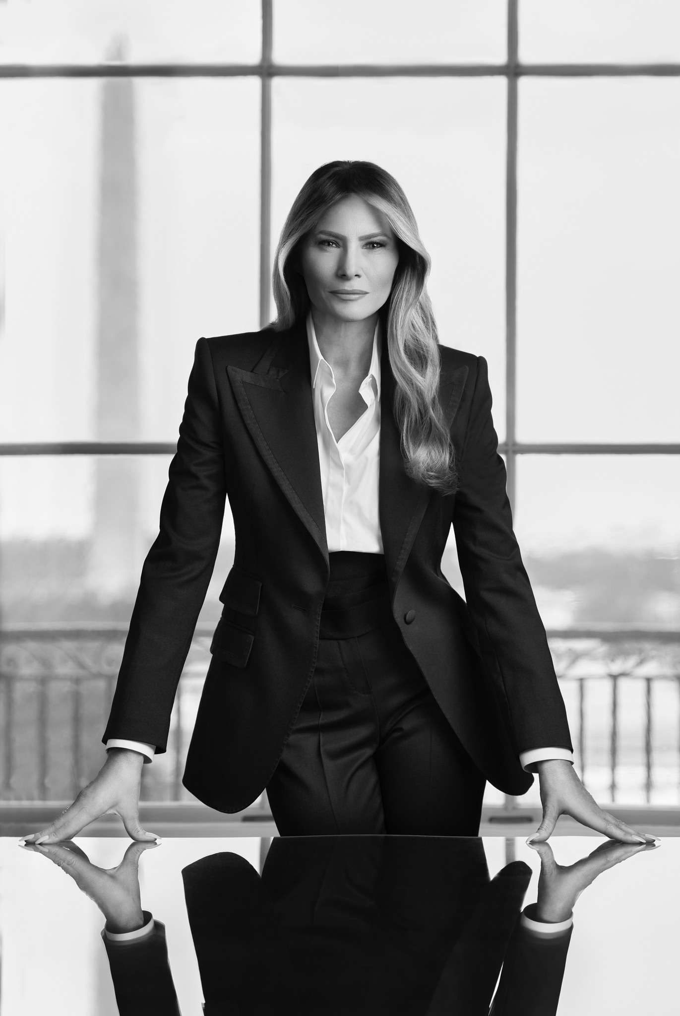 Casa Albă prezintă portretul oficial al Melaniei Trump, lucrarea fotografei belgiene Regine Mahaux