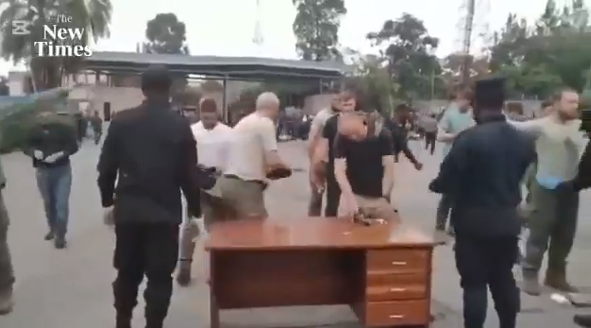 Mercenarii români au fost evacuați din baza ONU din Congo și au ajuns la granița cu Rwanda, țară din care vor lua avionul spre România