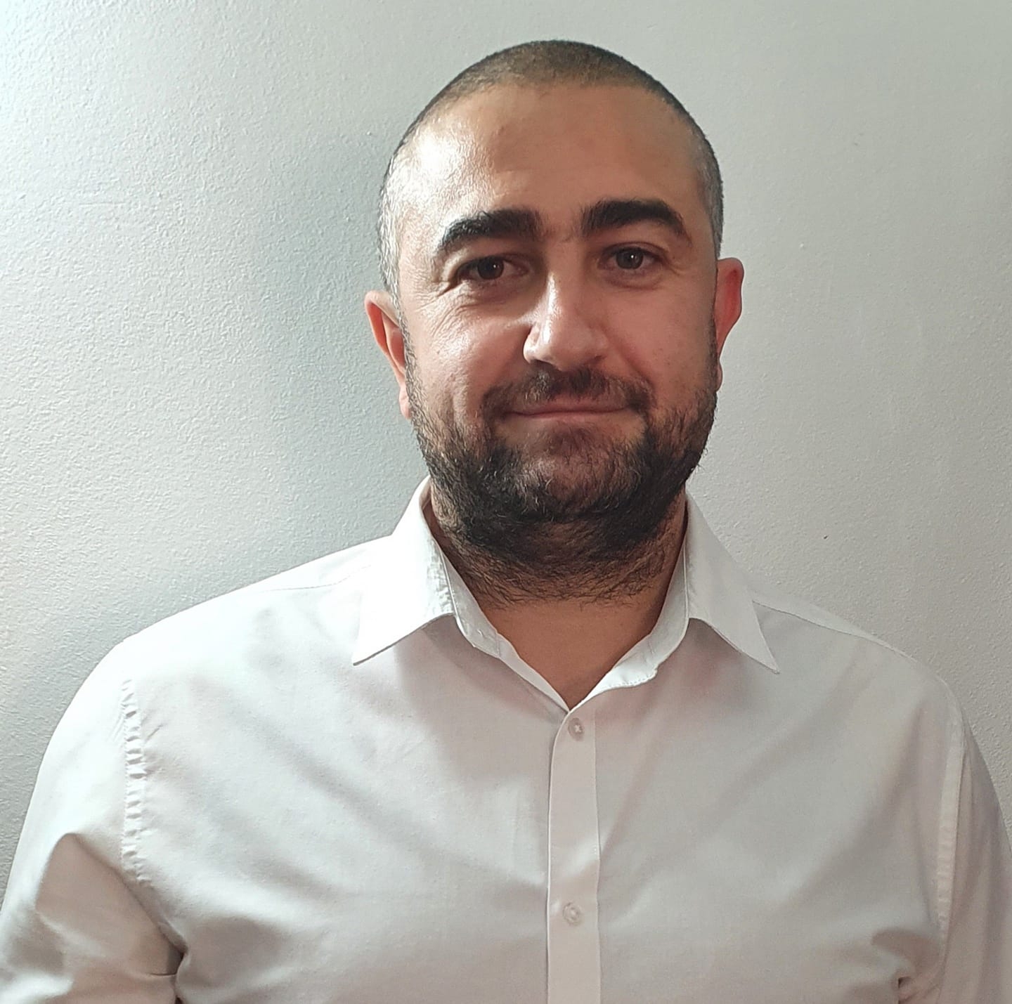 Locul lui Adrian Echert în CJ Sibiu l-a luat un angajat al DGASPC Sibiu: psihologul Cosmin Pirnog