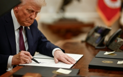 Decizia lui Donald Trump de sistare a finanțărilor externe are efecte și la Sibiu. „Răul făcut se va simți în următorii ani”