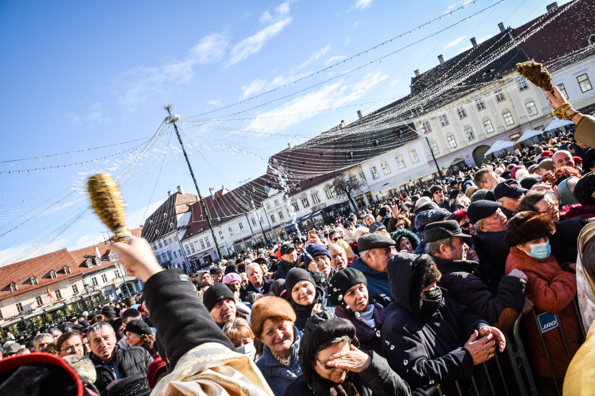 Jandarmii se pregătesc de Bobotează: vor lua măsuri ca să asigure ordinea publică în timpul sfințirii Aghesmei Mari