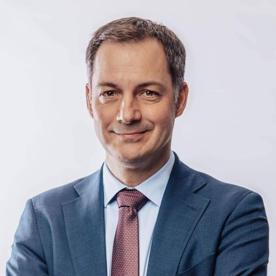 Un bărbat înarmat cu un cuţit a încercat să intre în biroul premierului belgian