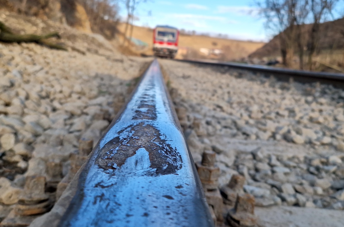 PNRR, varianta de Sibiu dirijată de la Brașov: au redeschis calea ferată cu vechile șine. „Mai închidem o dată, prin februarie”