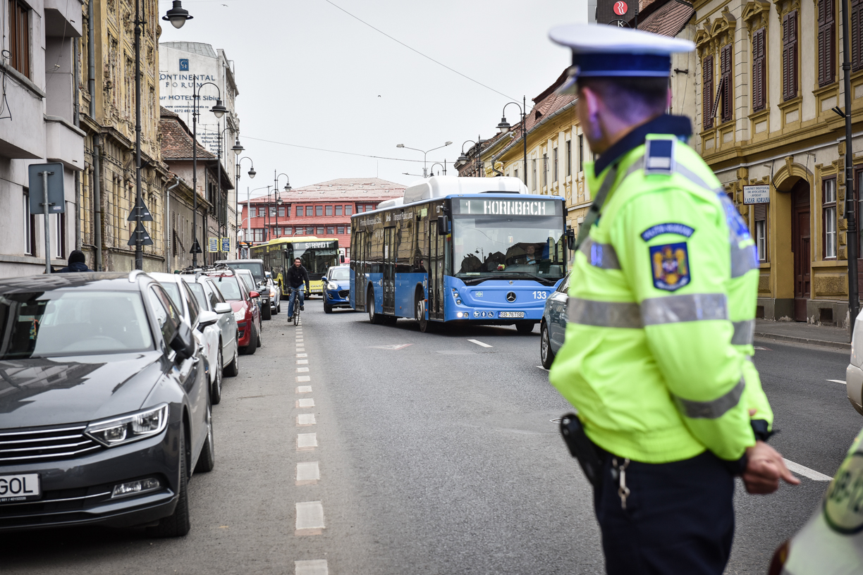 Polițiștii sibieni ies la proteste: „Sunt demoralizați, vor primi cu 1.000 – 1.500 de lei mai puțin pe lună și vor munci mai mult. În stradă vor fi tot mai puțini polițiști”