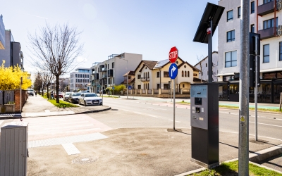 Extinderea parcărilor cu plată în jurul centrului Sibiului mai așteaptă: Primăria a anulat licitația de un milion de euro pentru cele 43 de automate de parcare necesare extinderii
