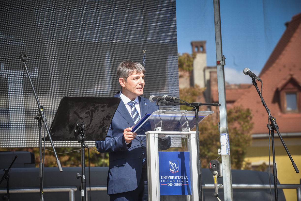 Cum face față ULBS austerității din Educație. Rectorul Sorin Radu, după discursul de la începutul anului universitar: „Sunt semnale că universitatea se așează pe baze solide”