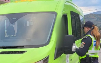 Polițiștii sibieni au verificat transportul elevilor: 20 de microbuze controlate și 10 sancțiuni aplicate