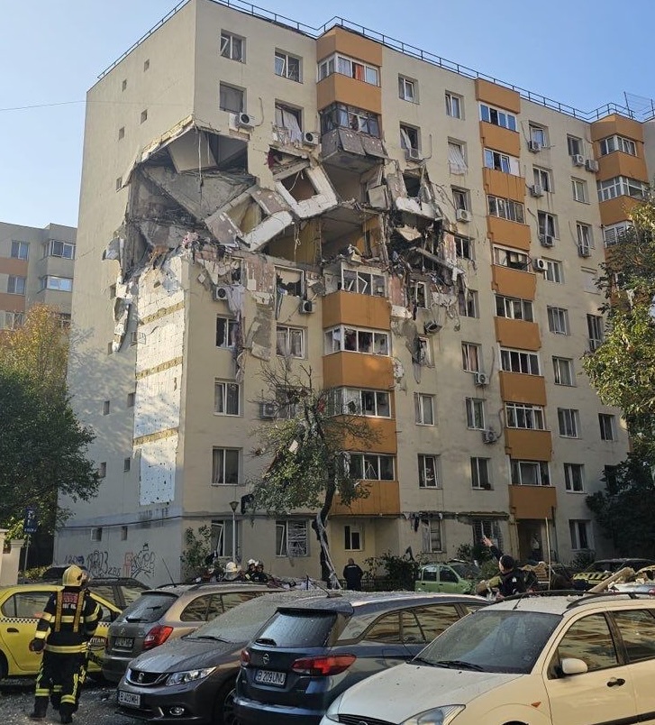 Actualizare: FOTO Explozie puternică la un bloc din București. A fost găsită o a treia persoană decedată. Un liceu a fost evacuat