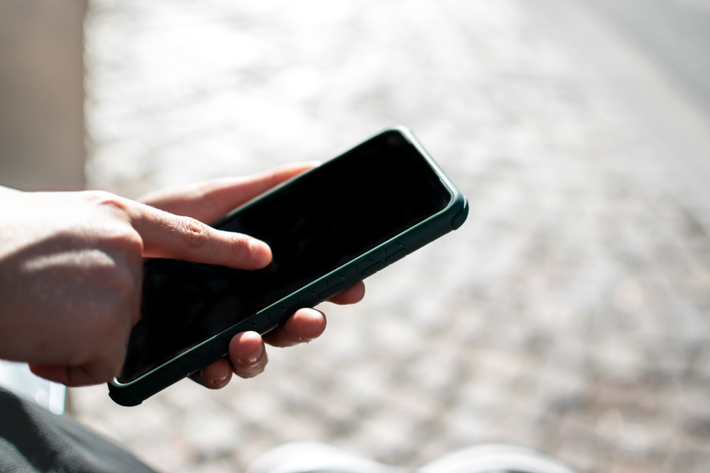 Sibieni sunați de falși consilieri bancari și „polițiști”. Poliția Sibiu avertizează asupra noilor metode de fraudă